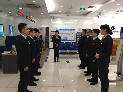 建行石景山楊莊東路支行開展3.16禮儀服務(wù)專項(xiàng)演練